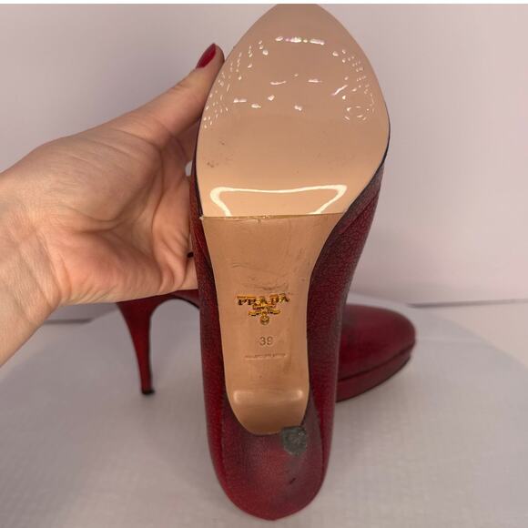 Prada Vtg Textured Red Black Leather Pumps Sz 39 Luxury Designer Chic Classic - Picture 11 of 11